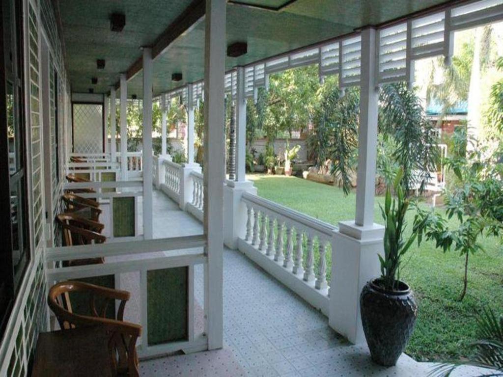 Hotel Emerald Land