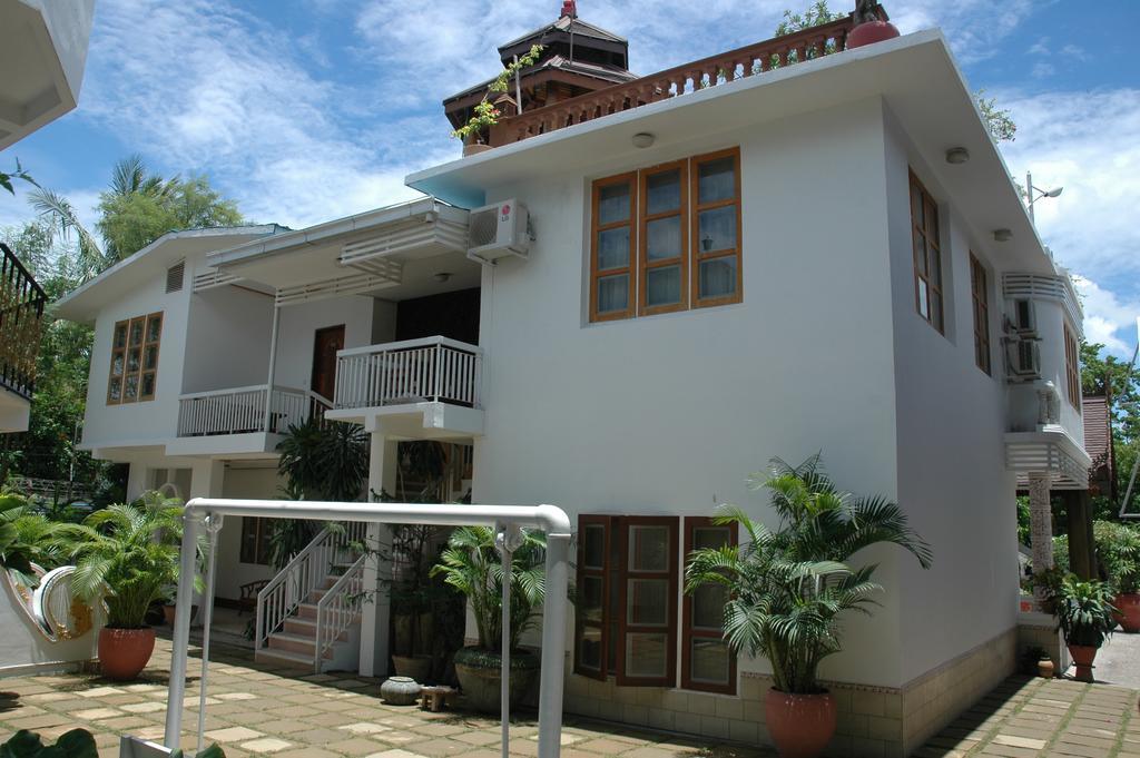 Hotel Emerald Land 2*