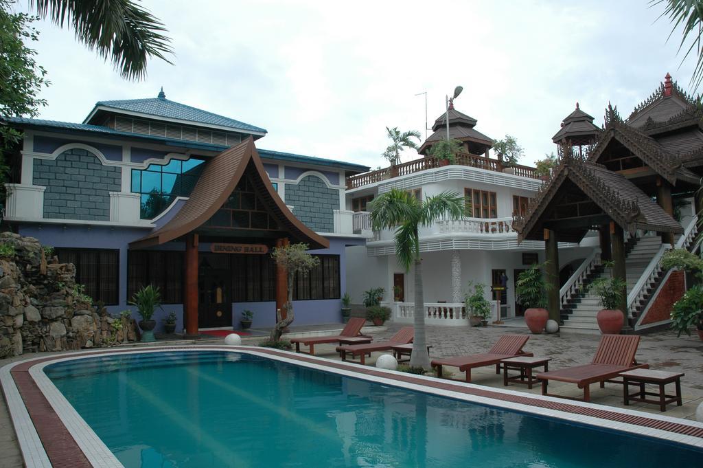 Inn Emerald Land 2*
